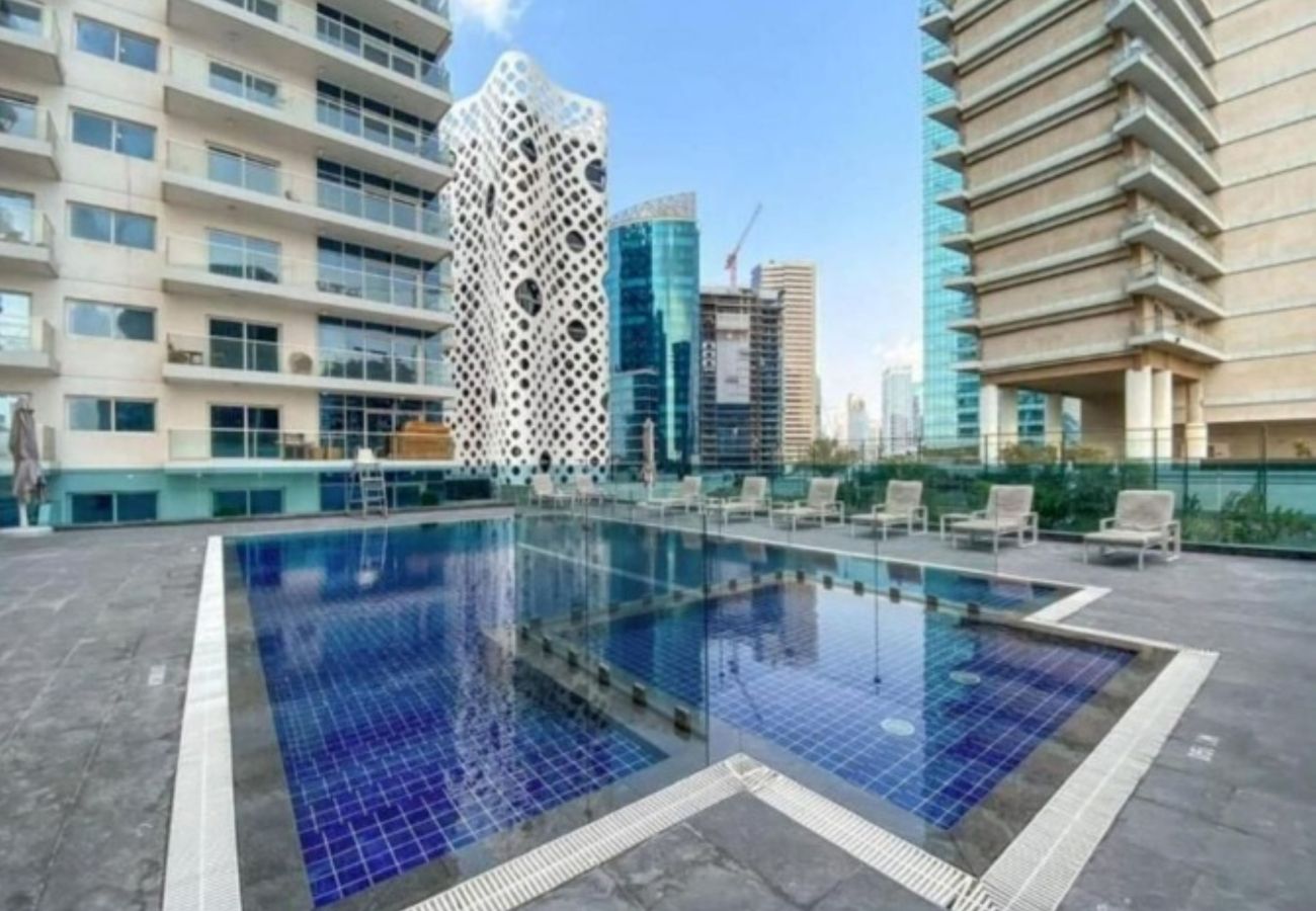 Apartment in Dubai - Modern Spacious 1 Bedroom in Business Bay