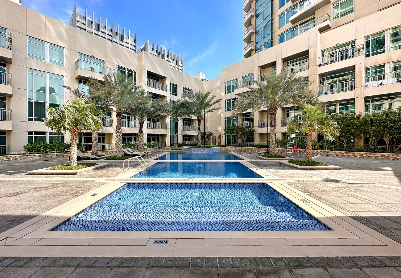 Apartment in Dubai - Immaculate Finish-1BDR Unit In Burj Views