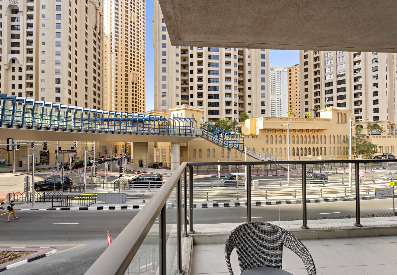 Apartment in Dubai - Charming & Vibrant Living 1BDR In Marina Quay