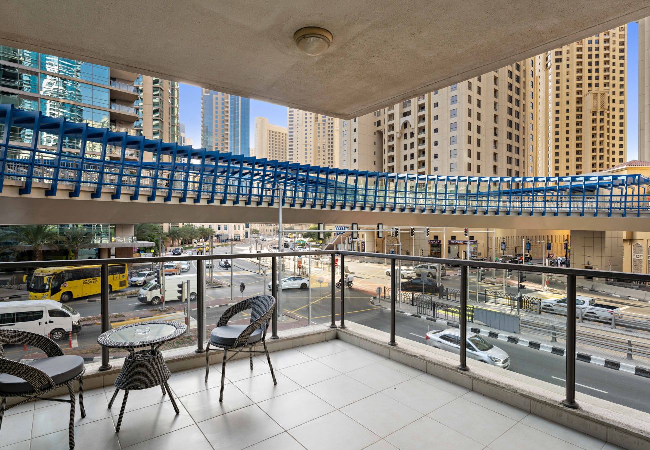 Apartment in Dubai - Charming & Vibrant Living 1BDR In Marina Quay