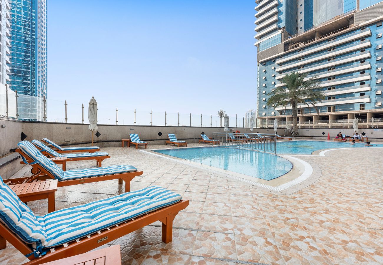 Apartment in Dubai - Modern 2BDR|Lake View|Large Patio|Close 2Metro