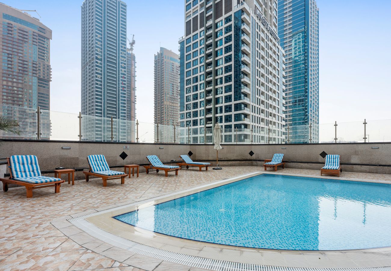 Apartment in Dubai - Modern 2BDR|Lake View|Large Patio|Close 2Metro