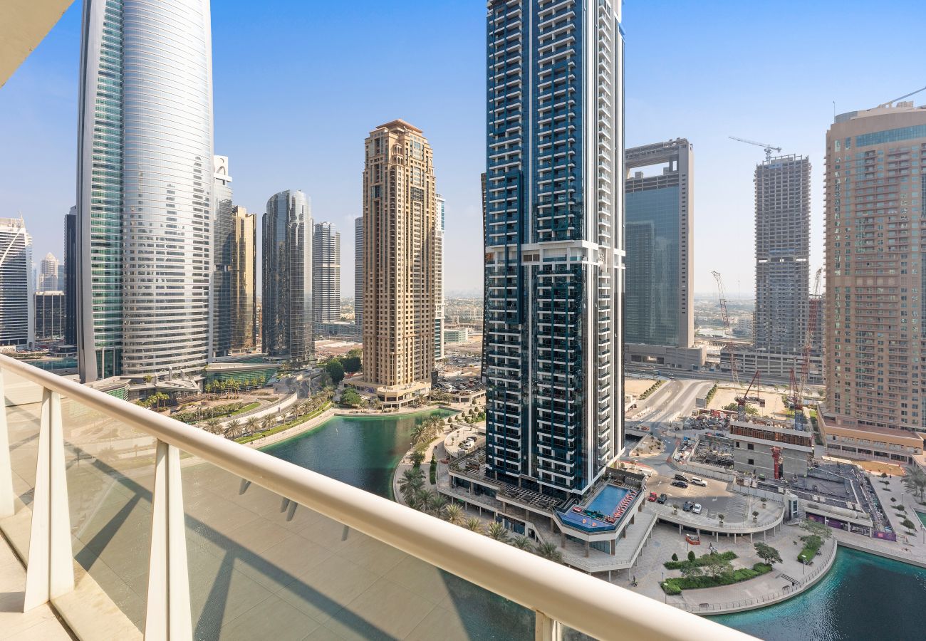 Apartment in Dubai - Modern 2BDR|Lake View|Large Patio|Close 2Metro