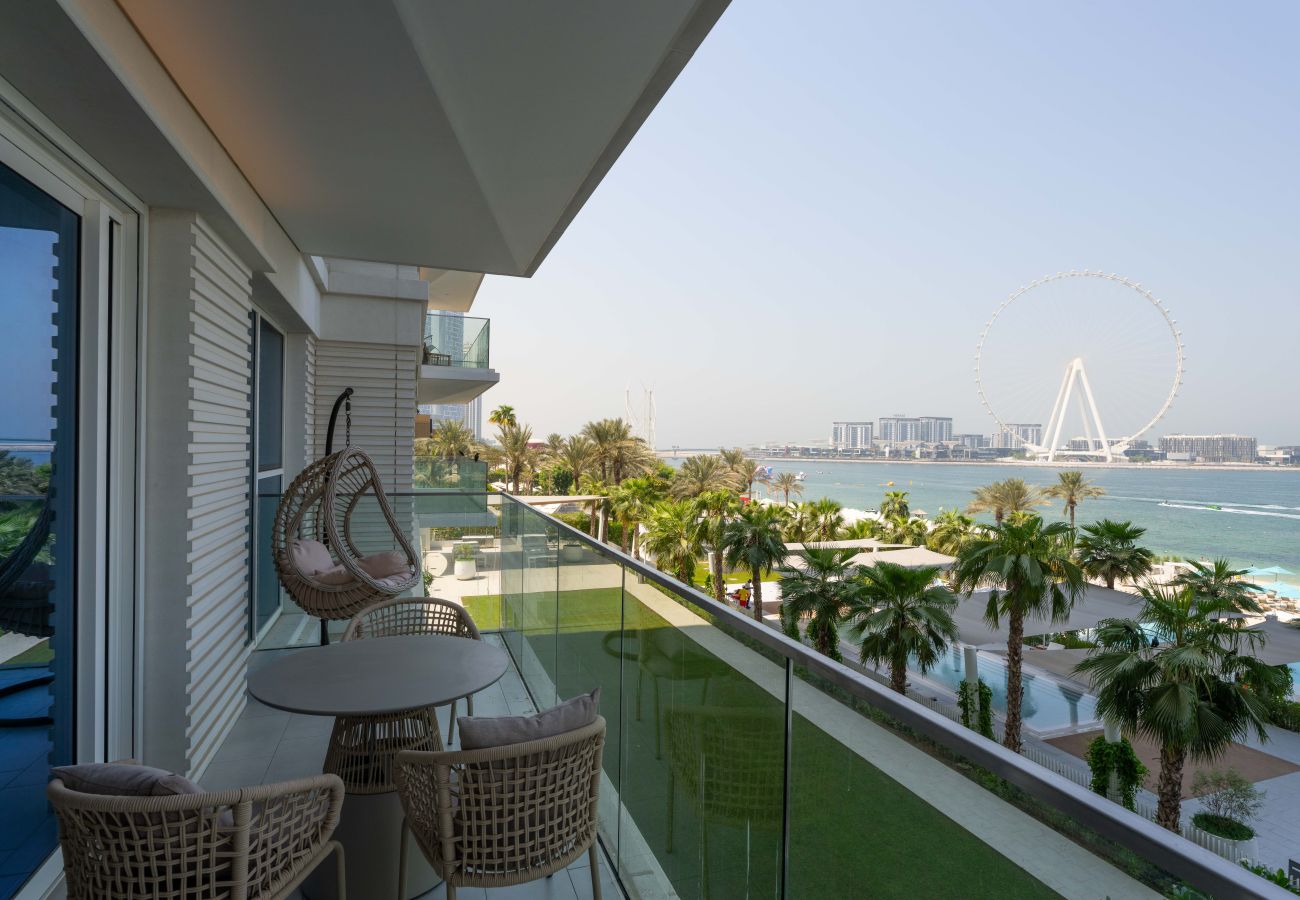 Apartment in Dubai - Luxurious 2BR W/ Amazing Marina View & Large Patio