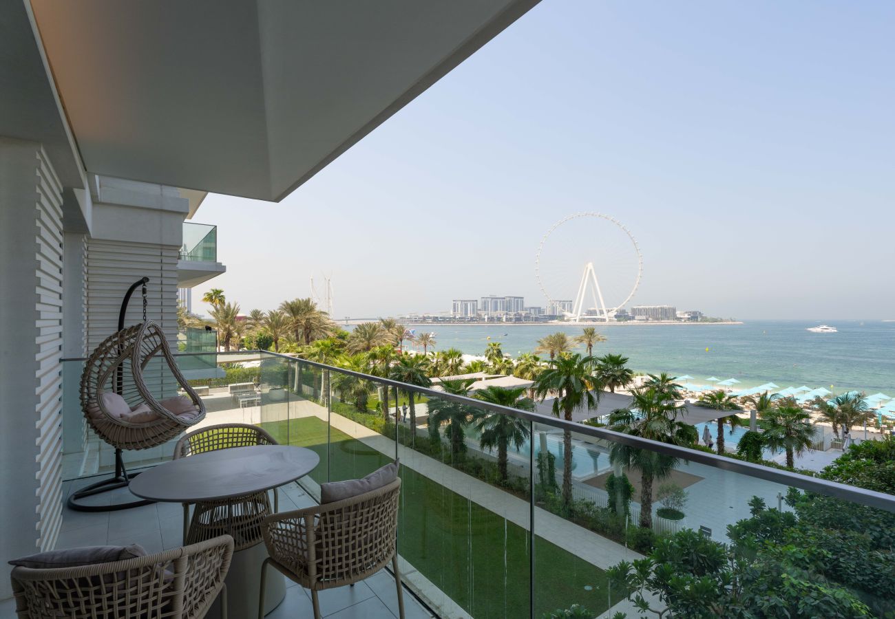 Apartment in Dubai - Luxurious 2BR W/ Amazing Marina View & Large Patio