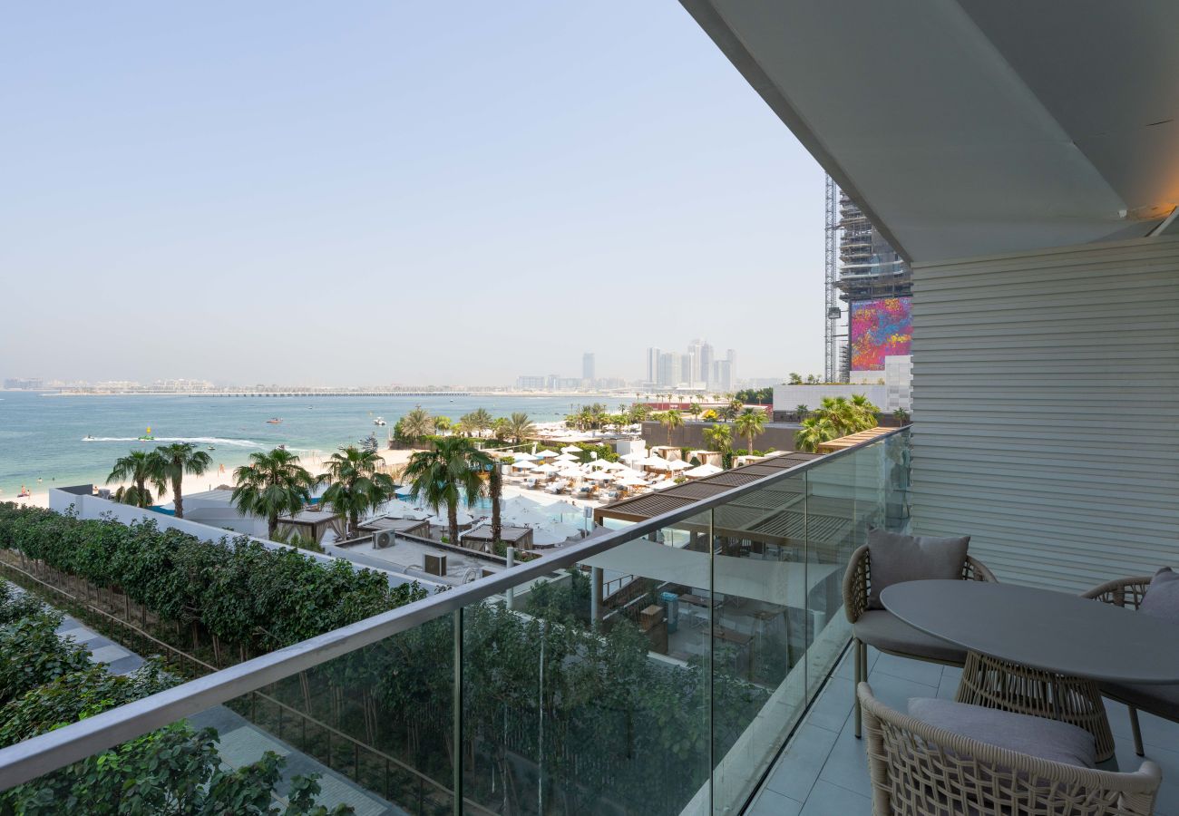 Apartment in Dubai - Luxurious 2BR W/ Amazing Marina View & Large Patio