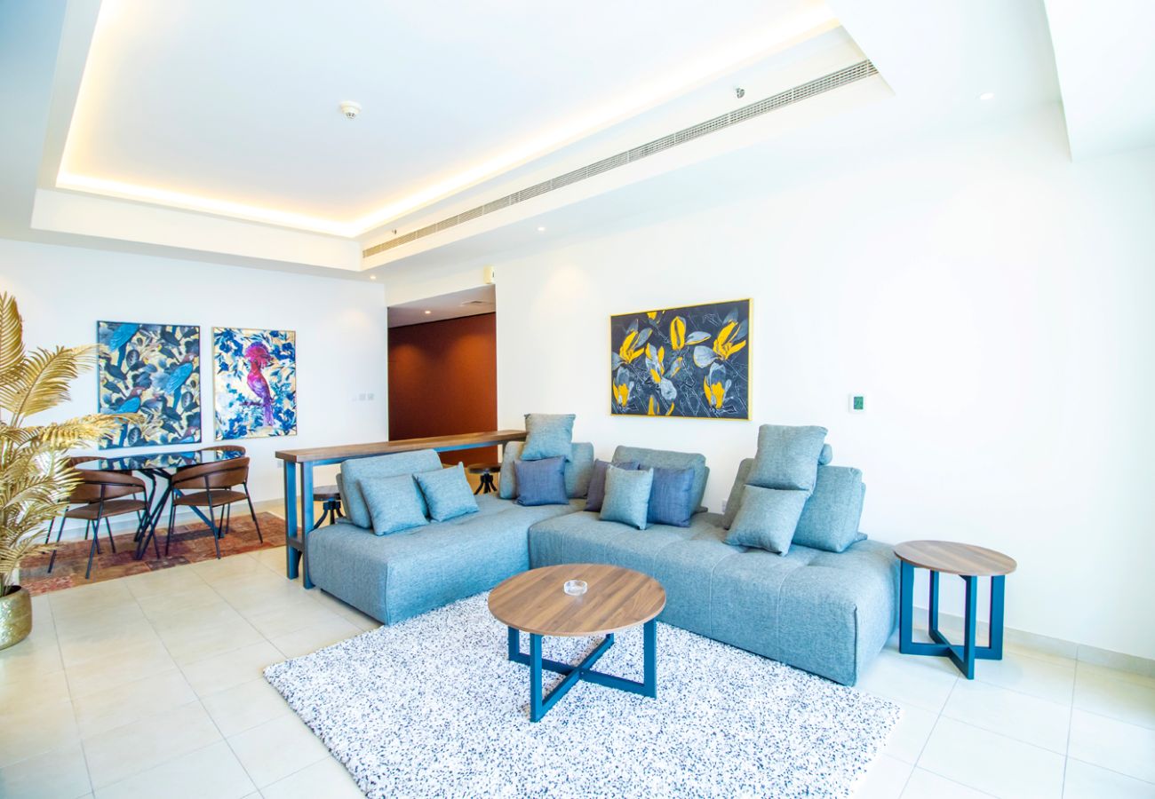 Apartment in Dubai - Canal Serenity: Luxe 2BDR with Panoramic Views