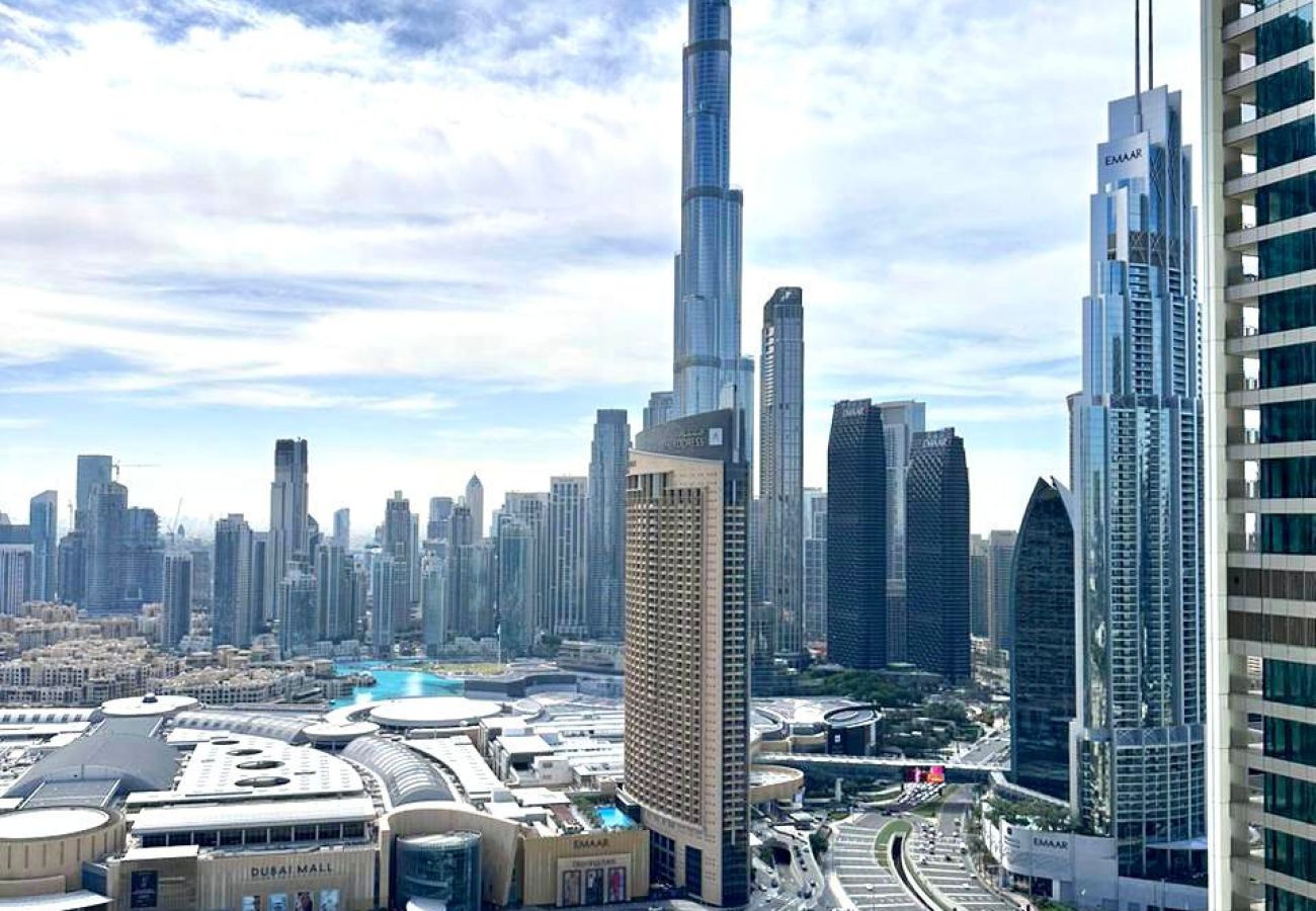 Studio in Dubai - Emaar Fashion Avenue Studio W/ BurjKhalifa View 20