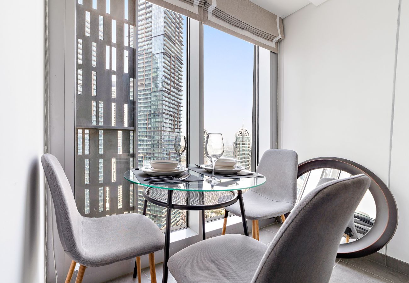 Apartment in Dubai - Vintage Charm 2BDR In Cayan Dubai Marina