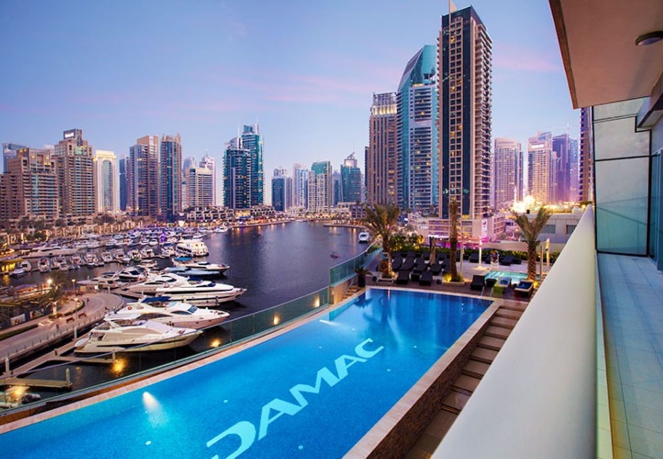 Apartment in Dubai - Ultra-Modern Luxurious 1BR In Marina-Damac Heights