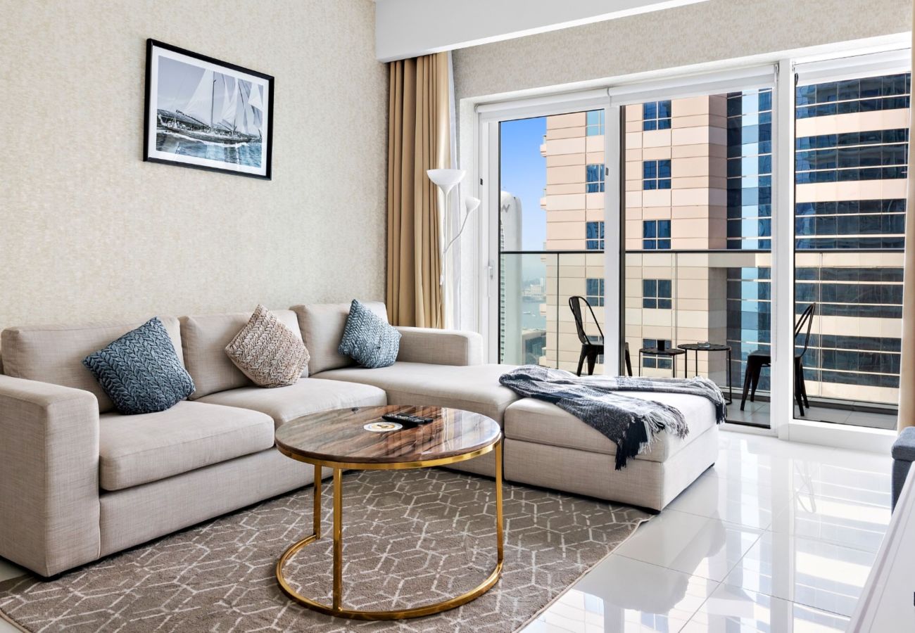 Apartment in Dubai - Ultra-Modern Luxurious 1BR In Marina-Damac Heights