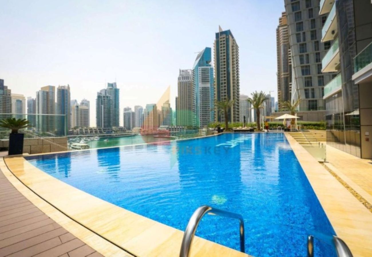 Apartment in Dubai - Ultra-Modern Luxurious 1BR In Marina-Damac Heights