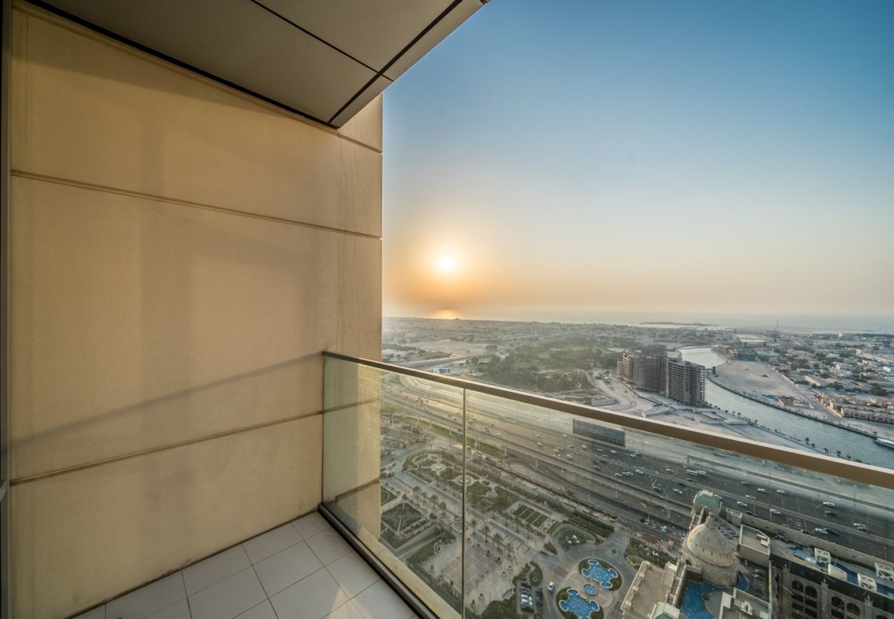 Apartment in Dubai - Luxurious 2BDR Apartment in Amna Tower