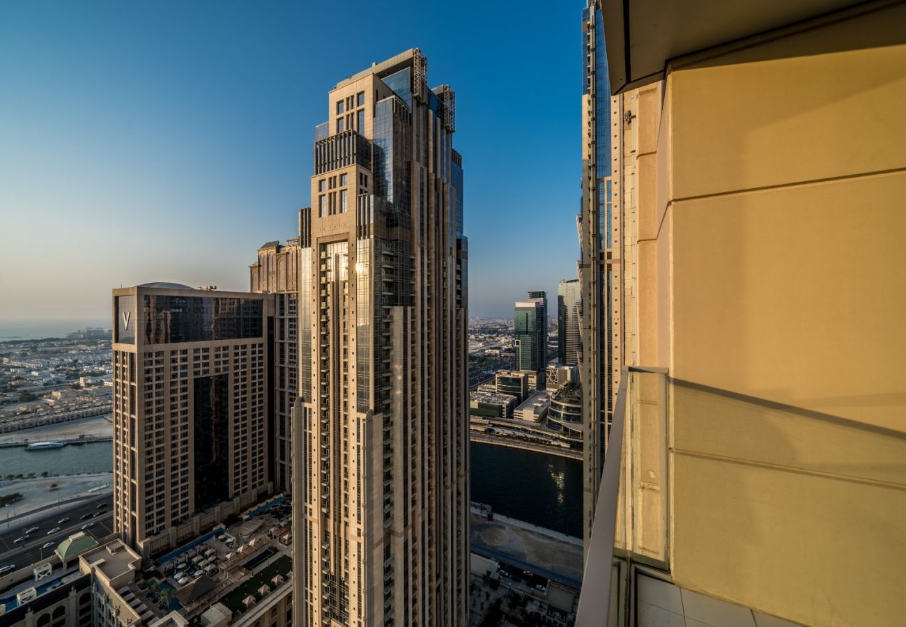 Apartment in Dubai - Luxurious 2BDR Apartment in Amna Tower