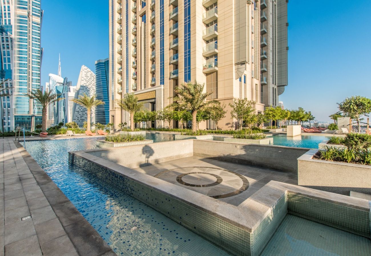 Apartment in Dubai - Luxurious 2BDR Apartment in Amna Tower