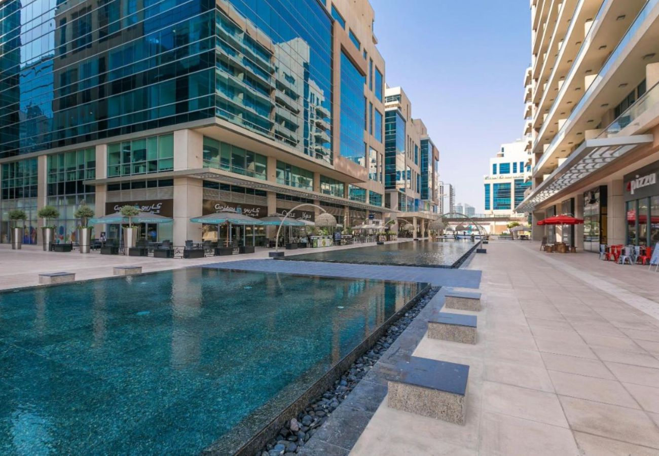 Apartment in Dubai - Stylish Urban Retreat 1BDR In Bay Square