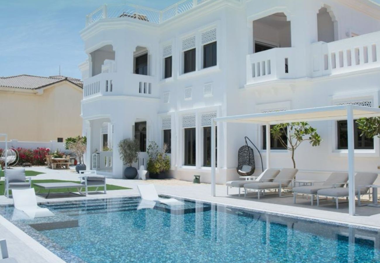 Villa in Dubai - World Class Luxurious 4BDR Villa In Palm Jumeirah