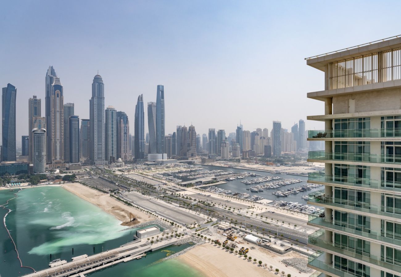 Apartment in Dubai - Breathtaking 1BDR with Palm & Marina View-25