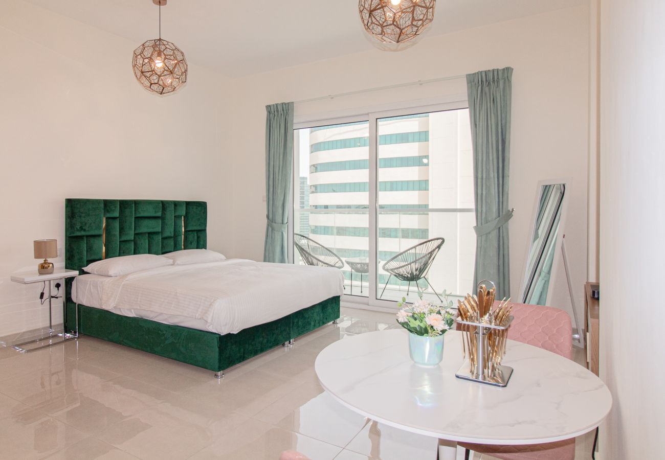 Studio in Dubai - Chic Studio Getaway in AG Tower-  Business Bay