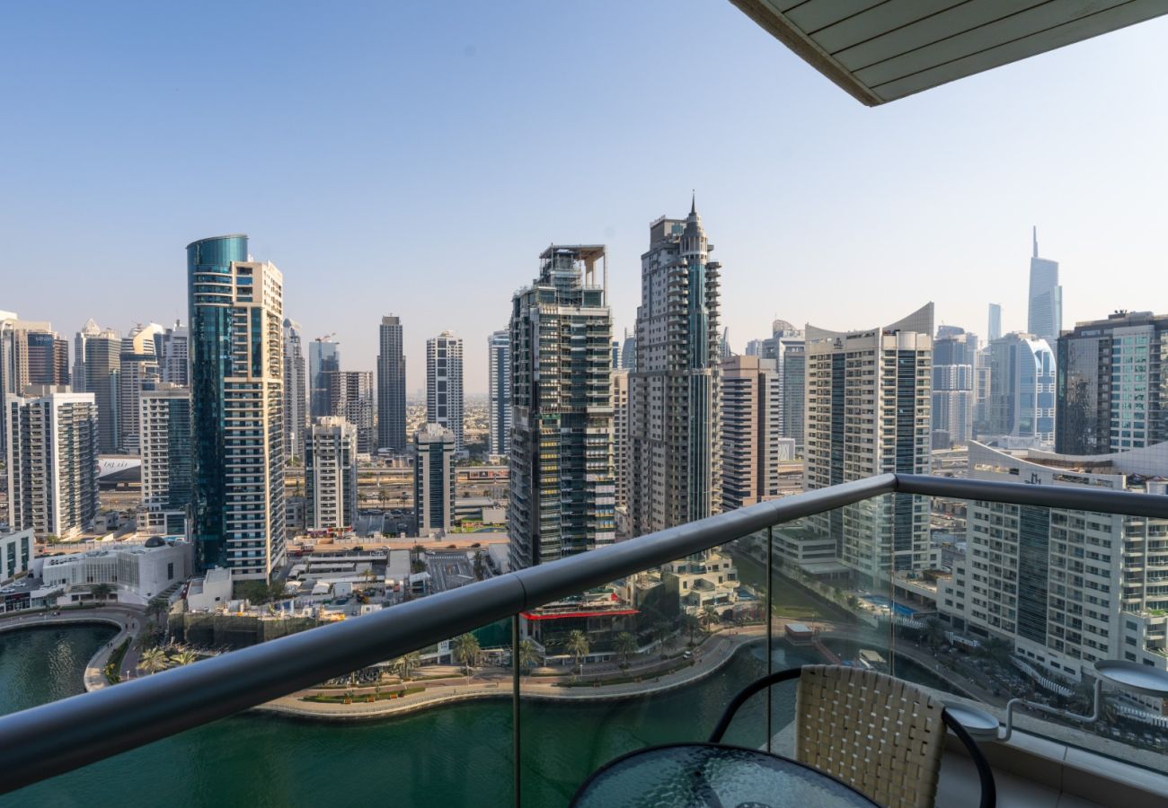 Apartment in Dubai - Horizon Bliss: 1BDR Getaway in Fairfield