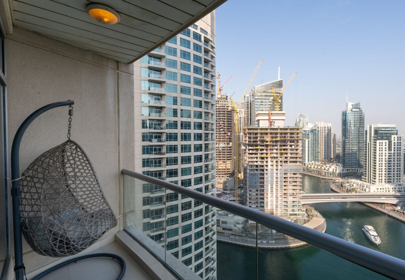 Apartment in Dubai - Horizon Bliss: 1BDR Getaway in Fairfield