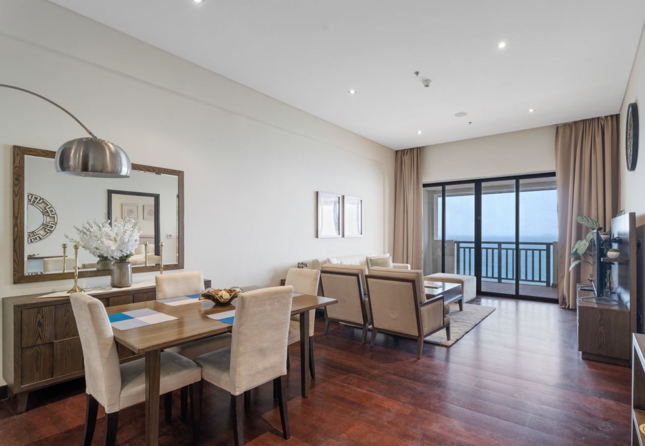 Apartment in Dubai - Coastal Serenity: 1BDR in Royal Amwaj